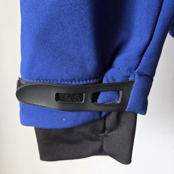 Scandinavian Explorer Blue Soft Shell Jacket, Red Floral Pattern And Zipper. XS - Picture 4 of 16